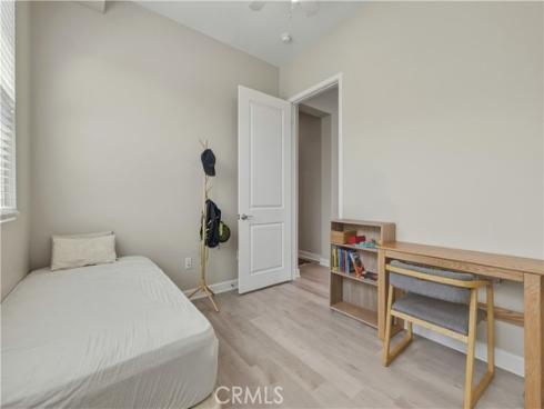 199  Follyhatch  , Irvine, CA