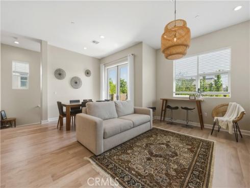 199  Follyhatch  , Irvine, CA