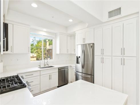 26  Burlingame  , Irvine, CA