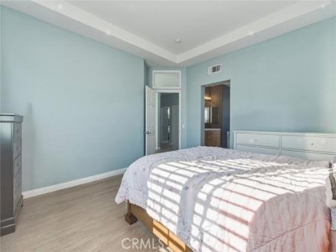 43  Del Carlo  , Irvine, CA