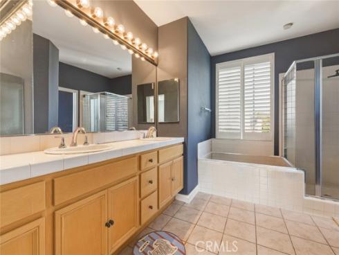 43  Del Carlo  , Irvine, CA