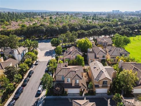 43  Del Carlo  , Irvine, CA