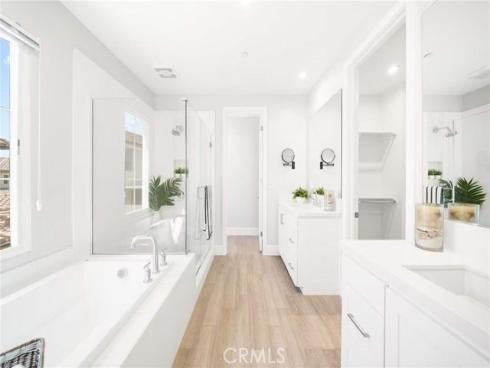 117  Donati  , Irvine, CA