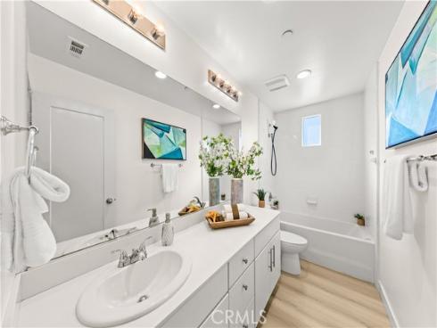 114  Cultivate  , Irvine, CA