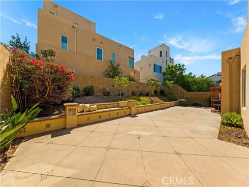 114  Cultivate  , Irvine, CA