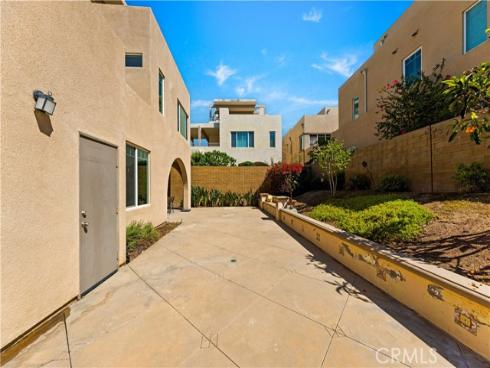 114  Cultivate  , Irvine, CA