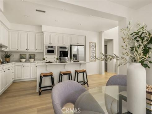 97  Twin Gables  , Irvine, CA