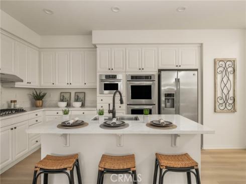 97  Twin Gables  , Irvine, CA