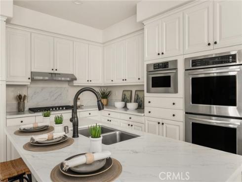 97  Twin Gables  , Irvine, CA