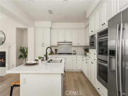97  Twin Gables  , Irvine, CA