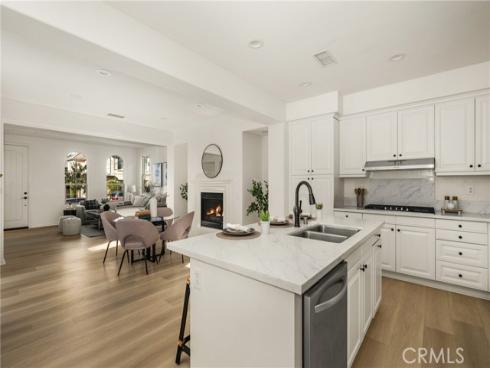 97  Twin Gables  , Irvine, CA