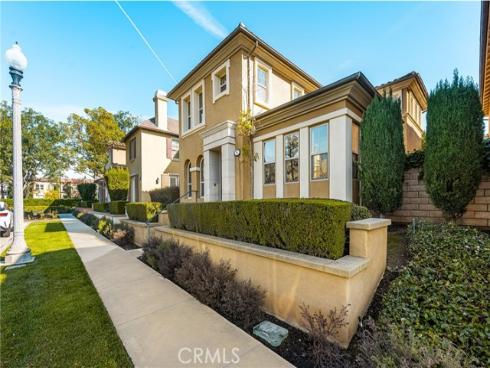 97  Twin Gables  , Irvine, CA