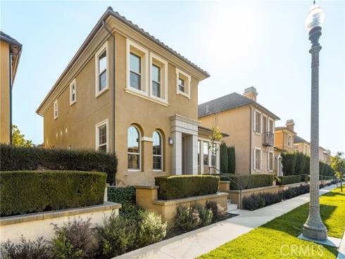 97  Twin Gables  , Irvine, CA