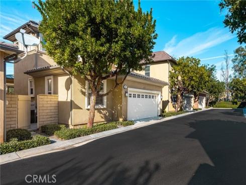 97  Twin Gables  , Irvine, CA