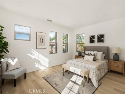 97  Twin Gables  , Irvine, CA