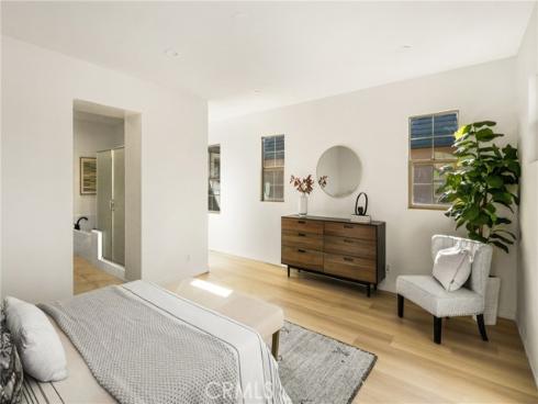 97  Twin Gables  , Irvine, CA