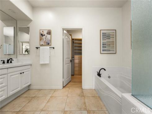 97  Twin Gables  , Irvine, CA