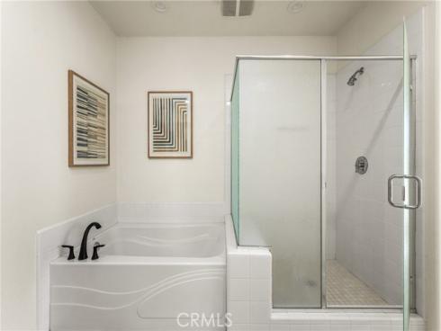 97  Twin Gables  , Irvine, CA