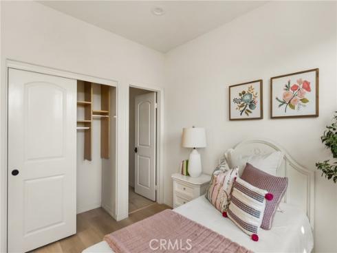 97  Twin Gables  , Irvine, CA