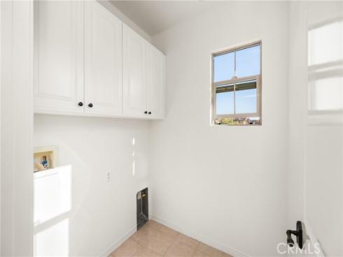 97  Twin Gables  , Irvine, CA