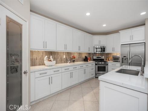 29  Roseville  , Irvine, CA