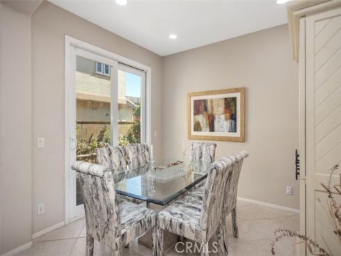 29  Roseville  , Irvine, CA