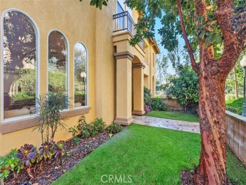 29  Roseville  , Irvine, CA