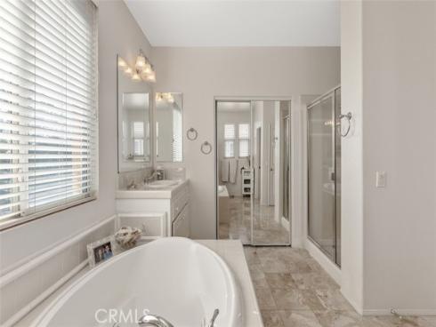 29  Roseville  , Irvine, CA