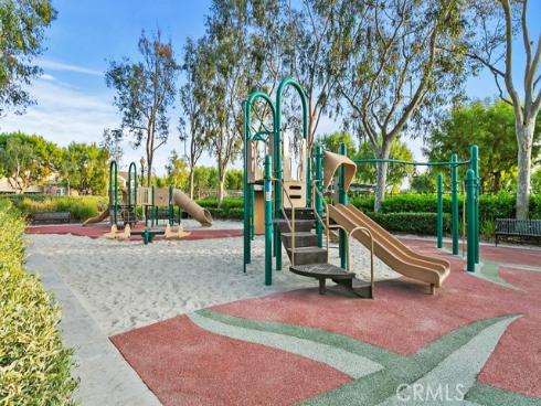 29  Roseville  , Irvine, CA