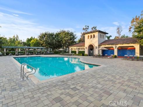 29  Roseville  , Irvine, CA