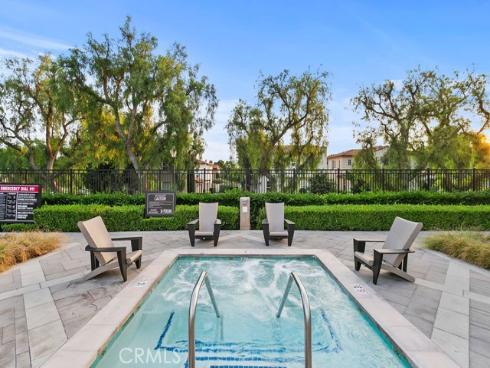 29  Roseville  , Irvine, CA