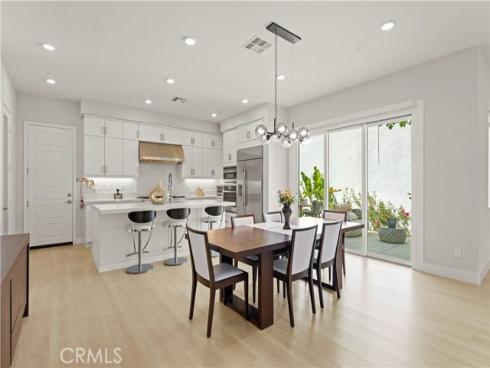 259  chorus  , Irvine, CA