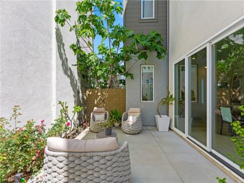 259  chorus  , Irvine, CA