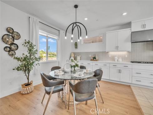 293  Lynx  , Irvine, CA