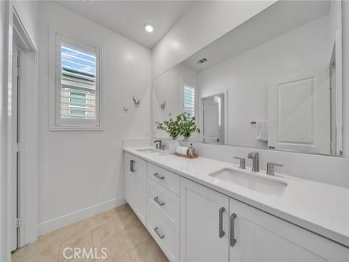 293  Lynx  , Irvine, CA