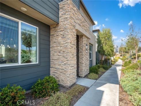 293  Lynx  , Irvine, CA