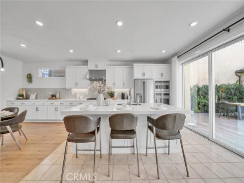 293  Lynx  , Irvine, CA