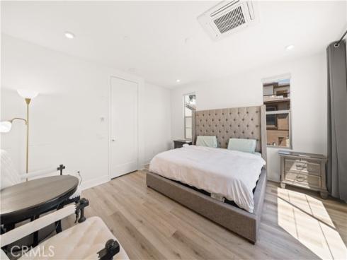 203  Lynx  , Irvine, CA