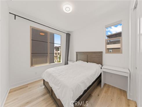 203  Lynx  , Irvine, CA