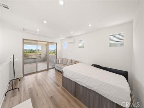 203  Lynx  , Irvine, CA