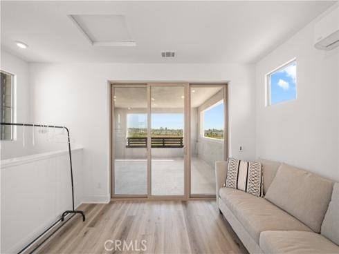 203  Lynx  , Irvine, CA