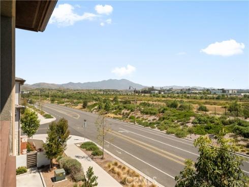 203  Lynx  , Irvine, CA