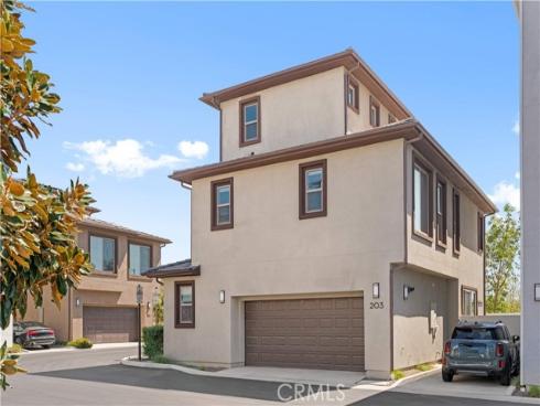 203  Lynx  , Irvine, CA