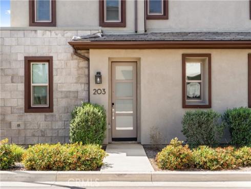 203  Lynx  , Irvine, CA