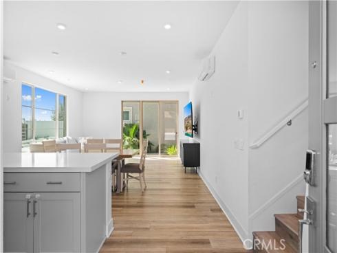 203  Lynx  , Irvine, CA