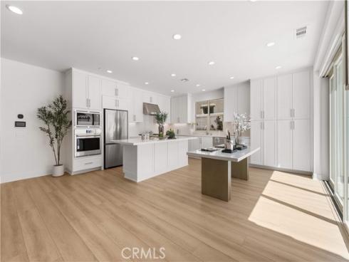 168  Somera  , Irvine, CA