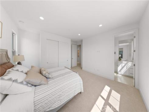 168  Somera  , Irvine, CA