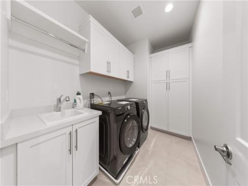 168  Somera  , Irvine, CA