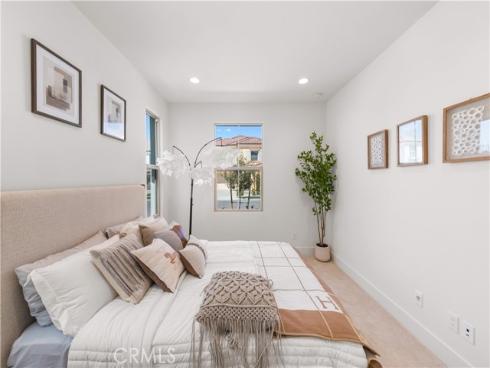 168  Somera  , Irvine, CA