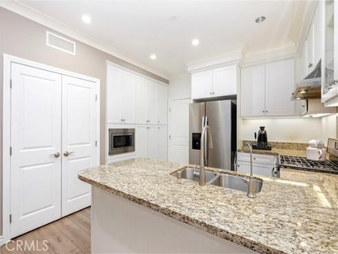 59  Kempton  , Irvine, CA